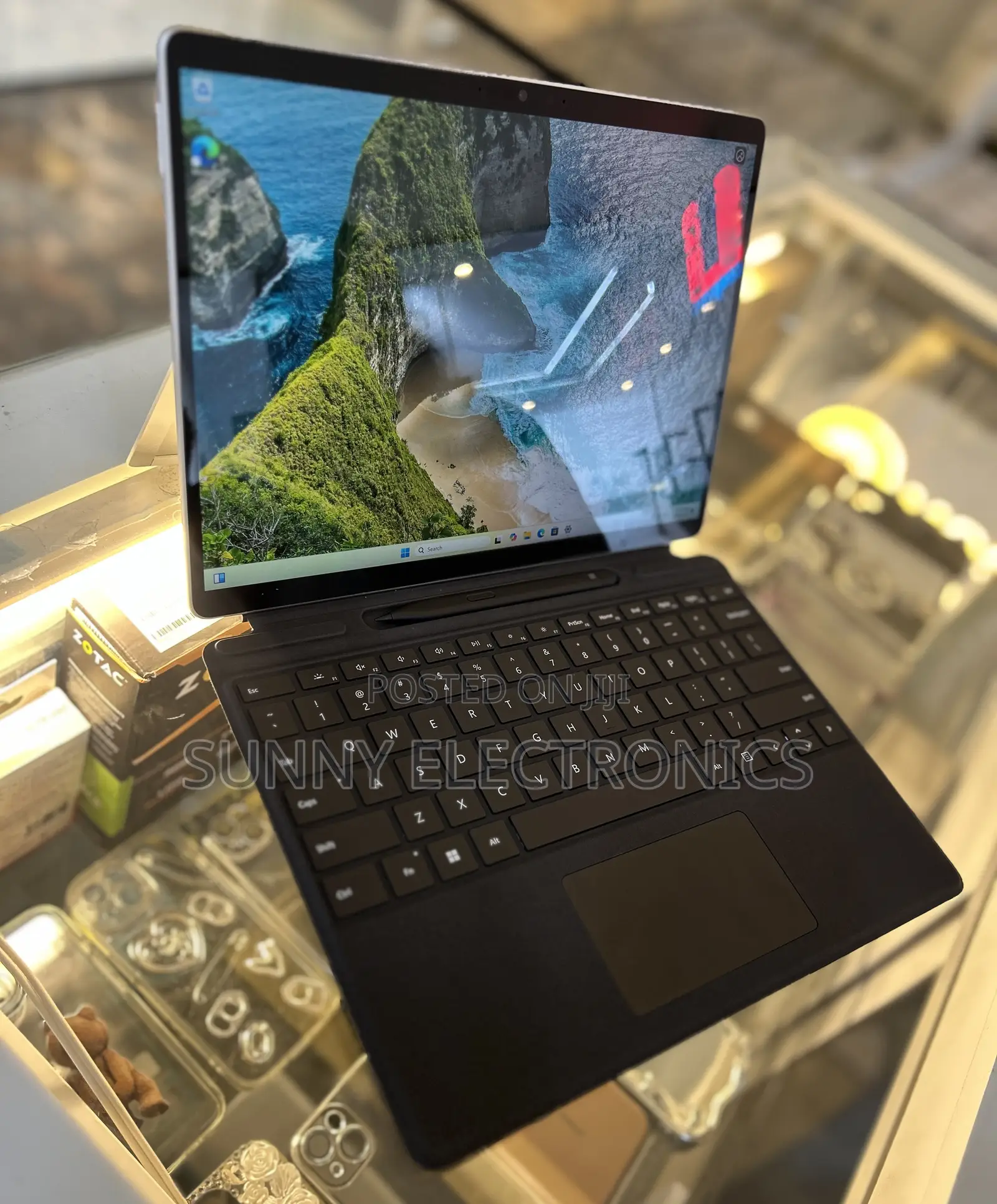 New Laptop Microsoft Surface Pro 8 8GB Intel Core I7 SSD 256GB