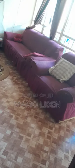 ሶፋ የሚሸጥ ያገለገለ