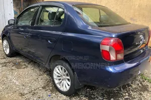 Toyota Platz 2001 Blue