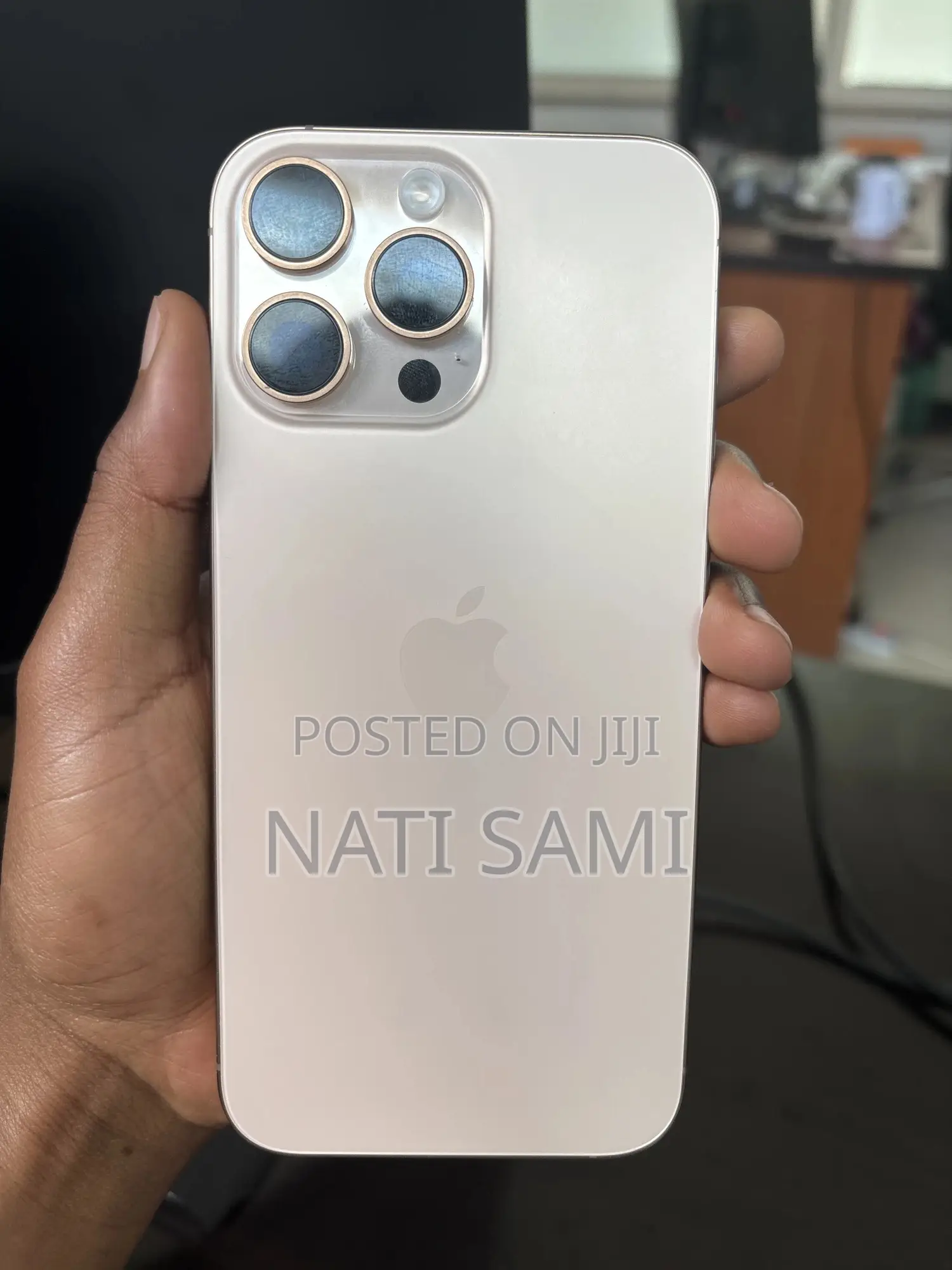 New Apple iPhone 16 Pro Max 256 GB Gold