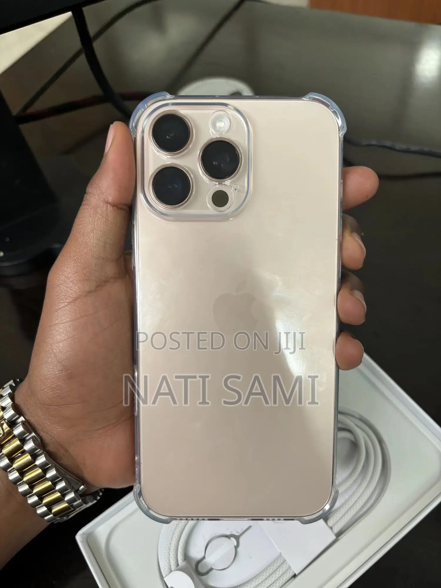 New Apple iPhone 16 Pro Max 256 GB Gold