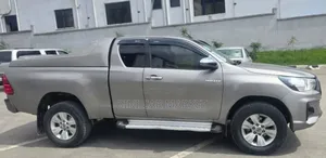 Toyota Hilux 2020 Gray