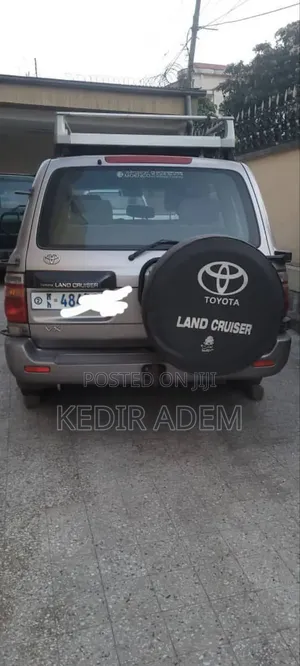 Toyota Land Cruiser 2005 Silver