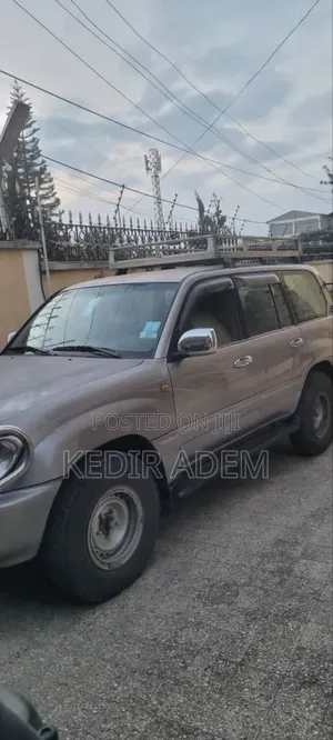 Photo - Toyota Land Cruiser 2005 Silver