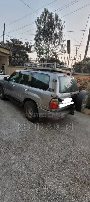 Toyota Land Cruiser 2005 Silver