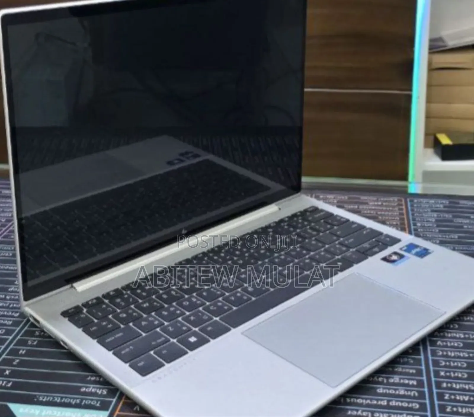 New Laptop HP Dragonfly G4 16GB Intel Core I7 SSD 512GB