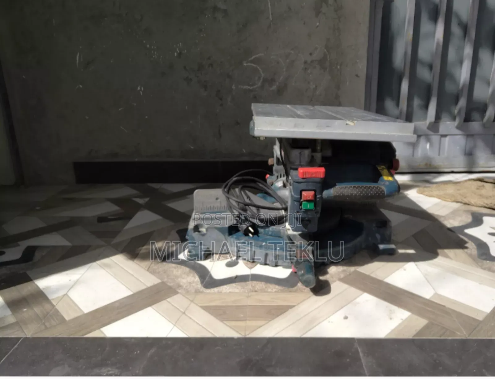 አሉሚኒየም መቁረጫ ማሽን/ Aluminum Cuting Machine