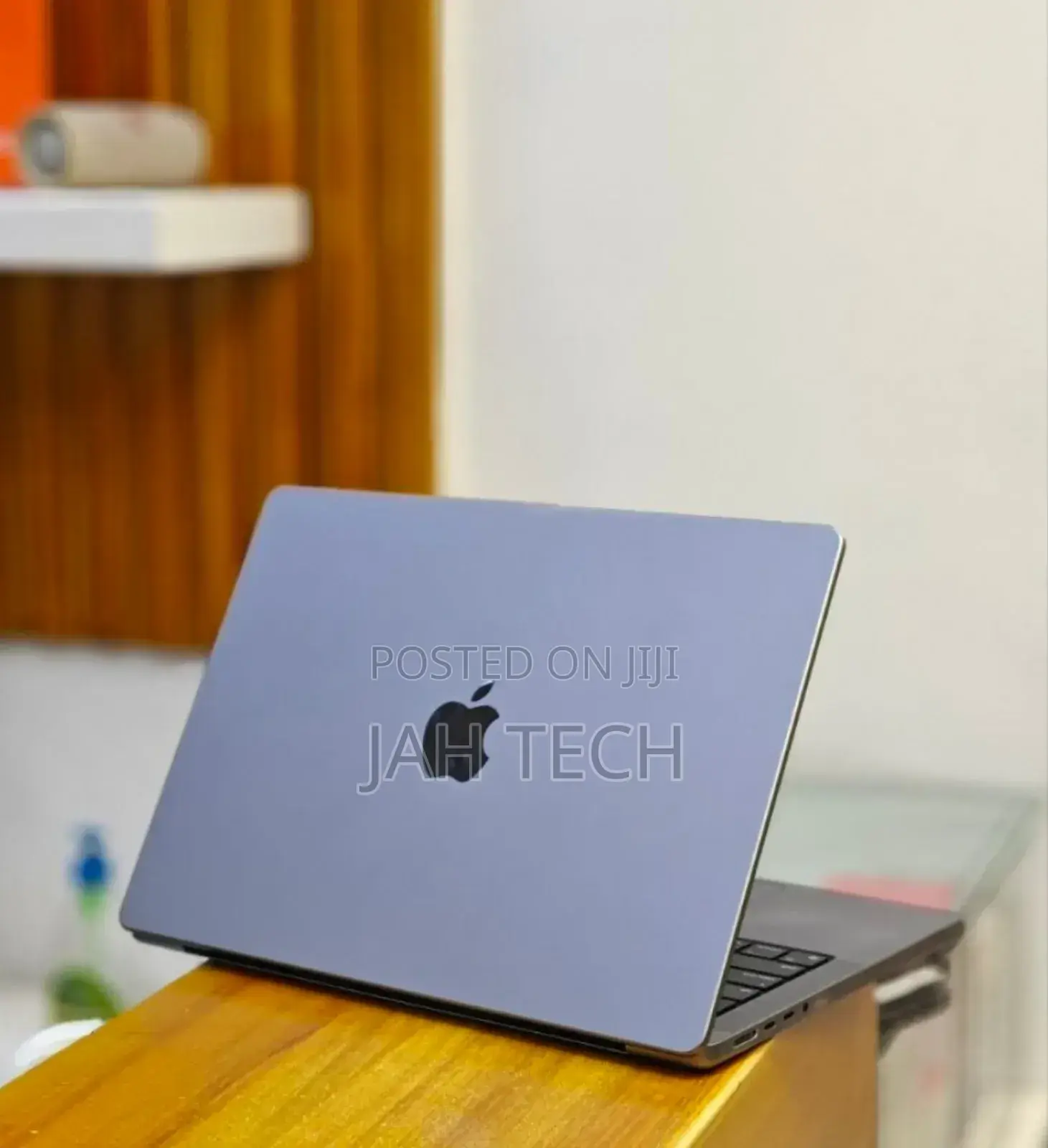 New Laptop Apple MacBook Pro M1 16GB Apple M1 Pro SSD 512GB