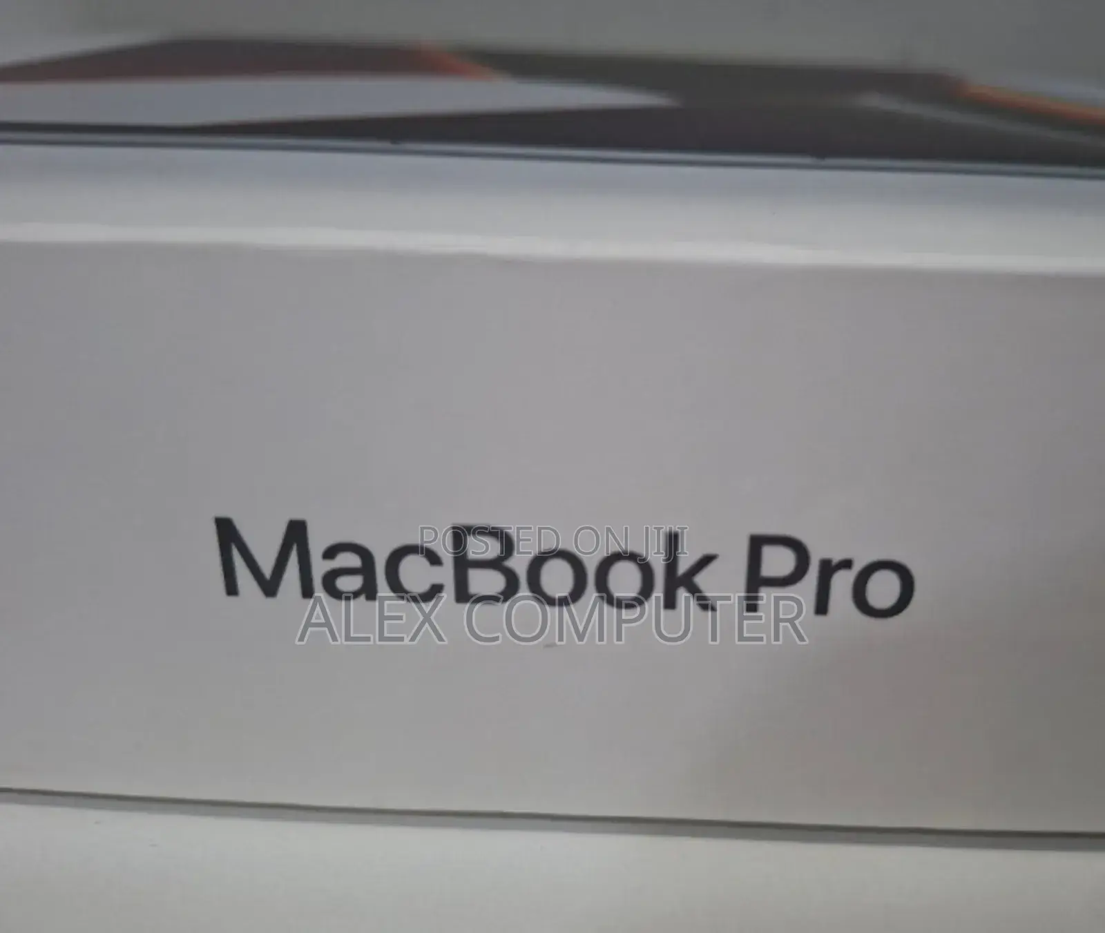 New Laptop Apple MacBook Pro 32GB Apple M1 Max SSD 1T