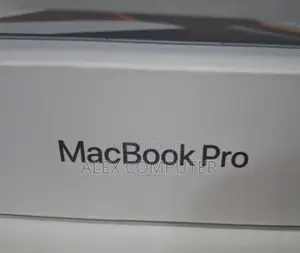 New Laptop Apple MacBook Pro 32GB Apple M1 Max SSD 1T