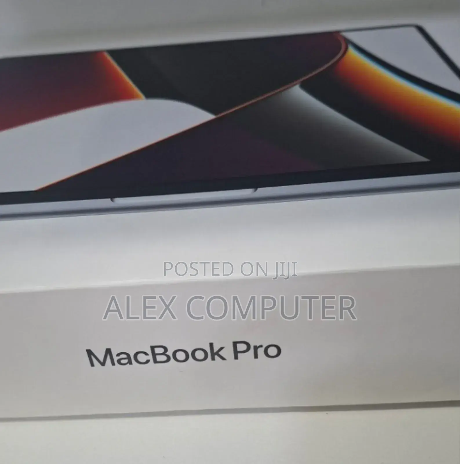 New Laptop Apple MacBook Pro 32GB Apple M1 Max SSD 1T