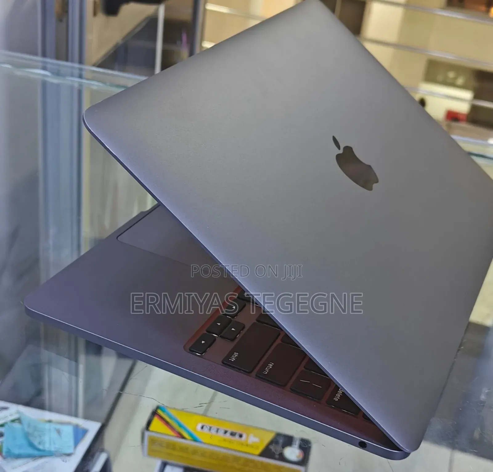 New Laptop Apple MacBook 8GB Intel Core I7 SSD 256GB