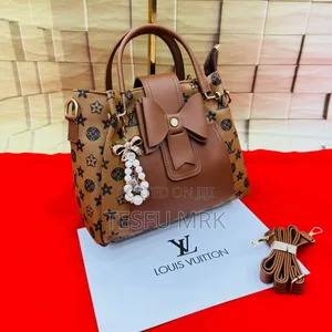 Photo - Lv Ladies Sling Bag
