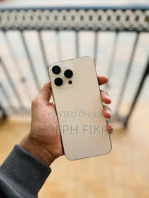 Photo - New Apple iPhone 16 Pro Max 256 GB Gold