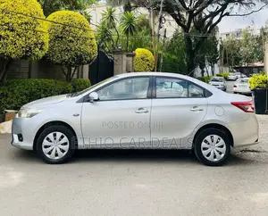 Toyota Yaris LE Hatchback 5dr 2014 Silver