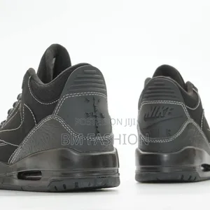 Black Jordan 3 |Free Delivery|