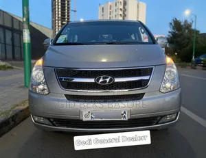 Photo - Hyundai Starex 2015 Gray