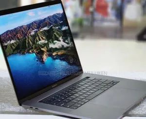 New Laptop Apple MacBook Pro 2017 16GB Intel Core I7 SSD 512GB