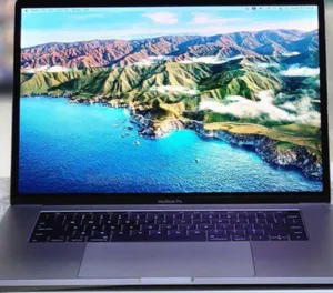 New Laptop Apple MacBook Pro 2017 16GB Intel Core I7 SSD 512GB