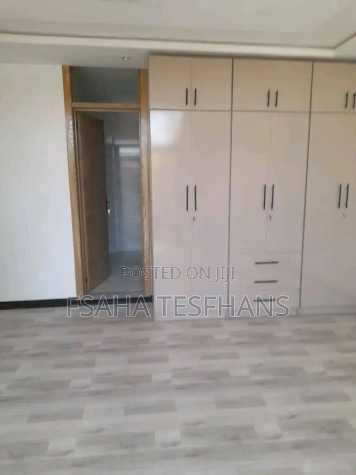 4bdrm House in Villa, Bole for rent