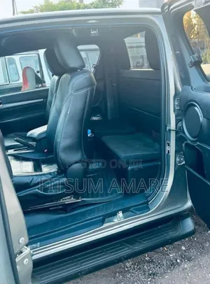 Toyota Hilux 2021 Gray