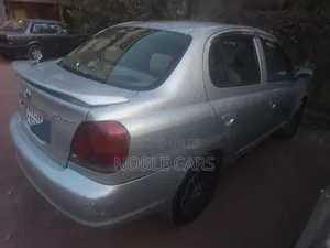 Photo - Toyota Platz 2005 Silver