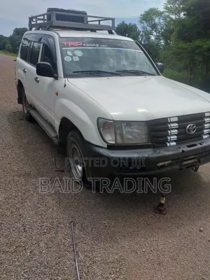Photo - Toyota Land Cruiser 2004 White