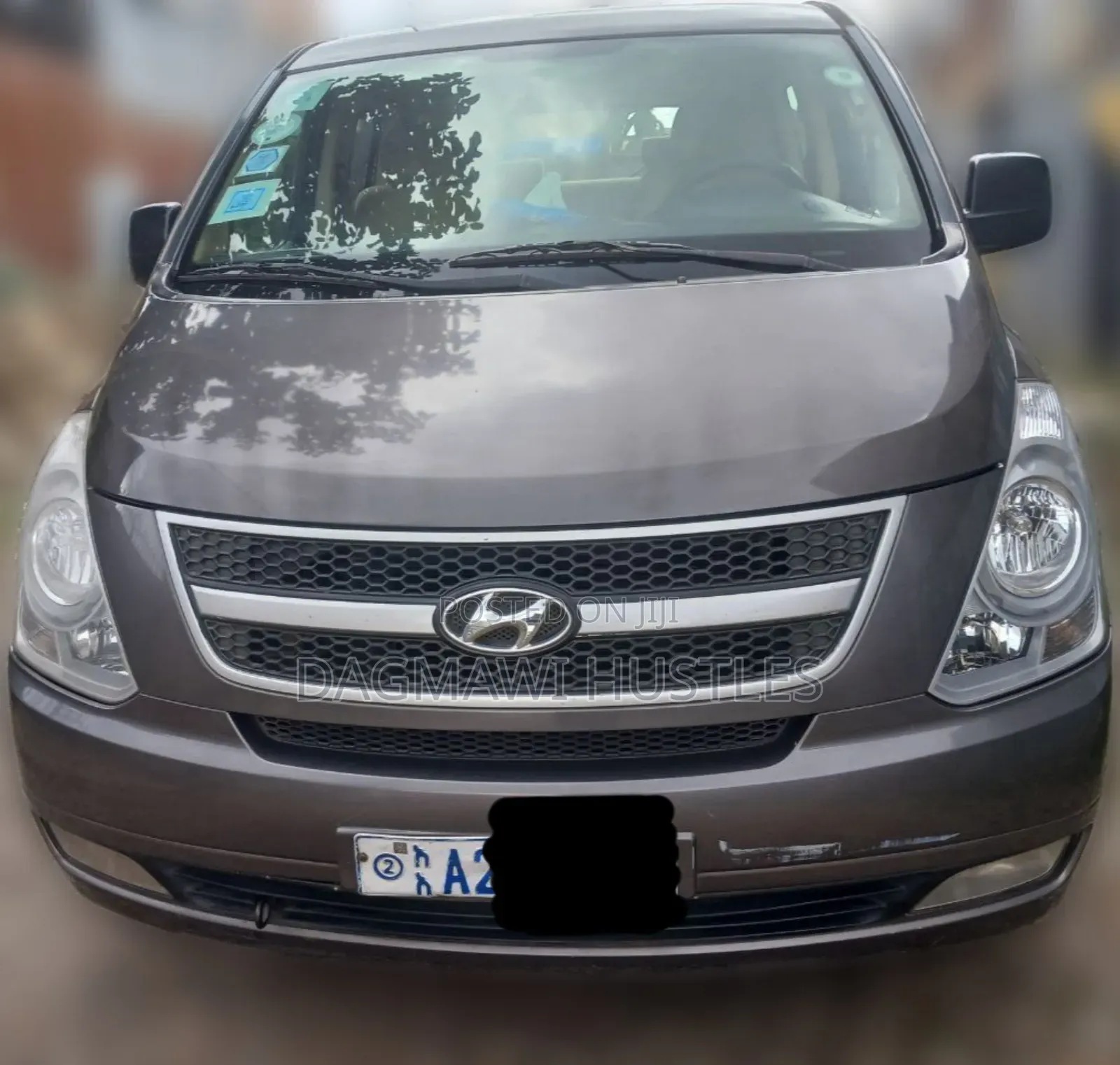 Hyundai H1 2012 Brown