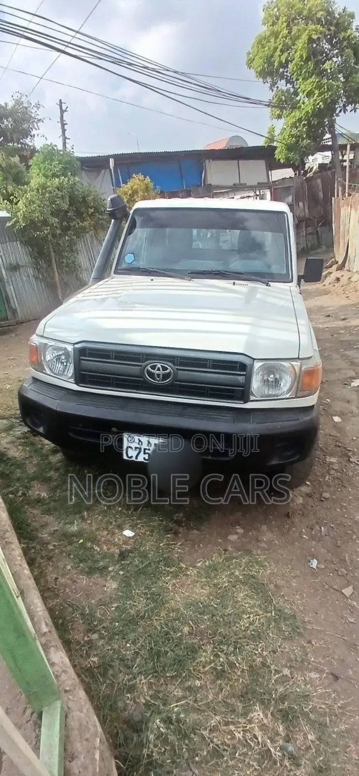 Toyota Land Cruiser 2010 White