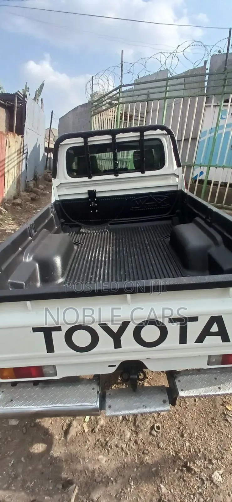 Toyota Land Cruiser 2010 White