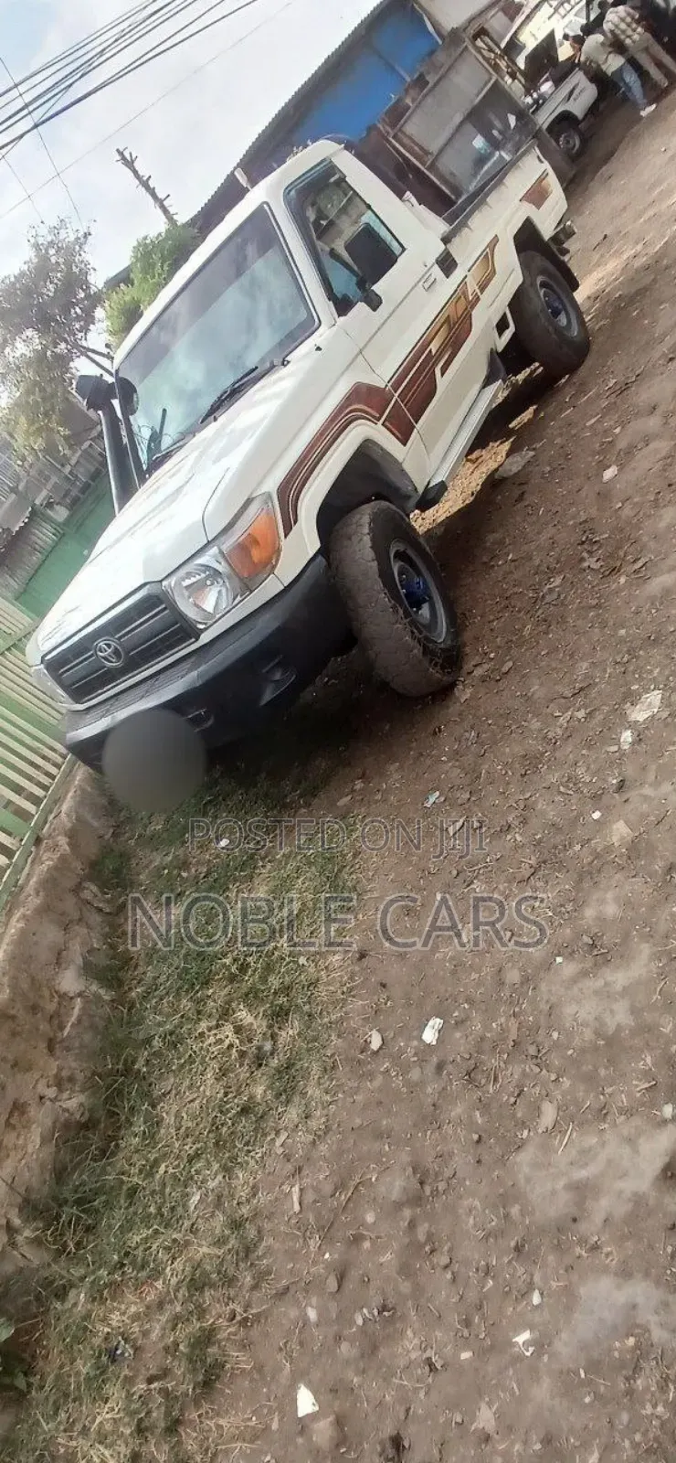 Toyota Land Cruiser 2010 White