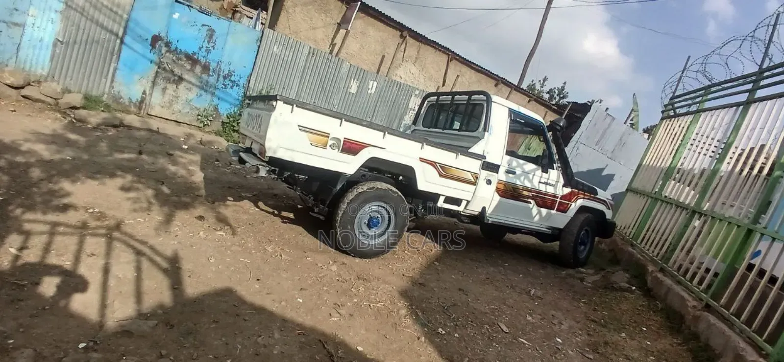 Toyota Land Cruiser 2010 White