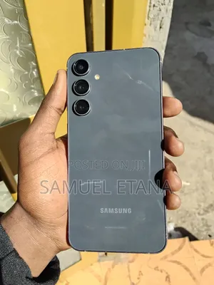 Photo - Samsung Galaxy S23 FE 128 GB Black