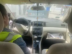 Toyota Corolla 1.4 D-4D Automatic 2007 Gold