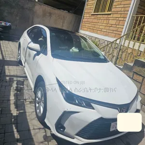Toyota Corolla 2022 Off white