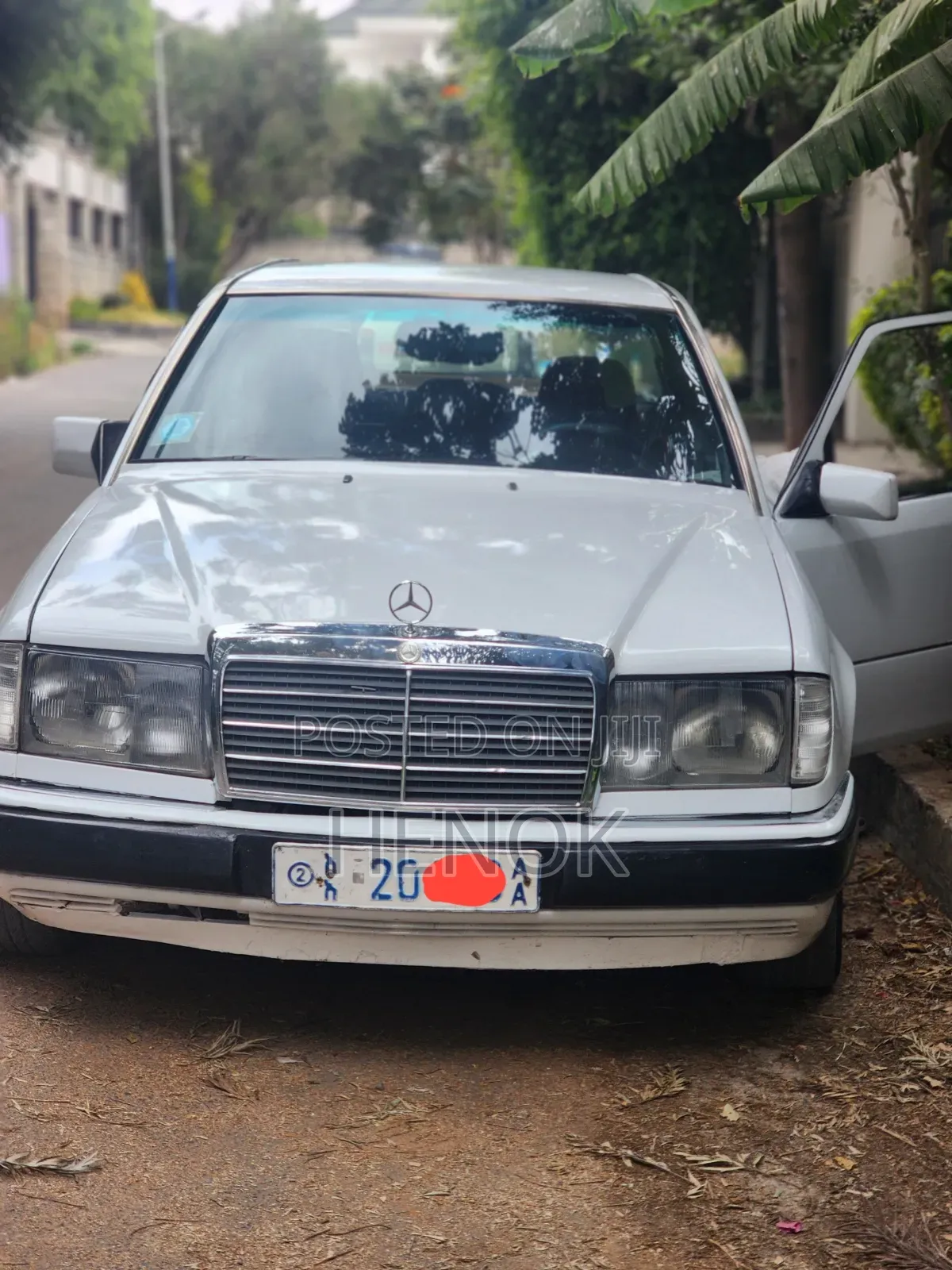 Mercedes-Benz 230E 1990 White
