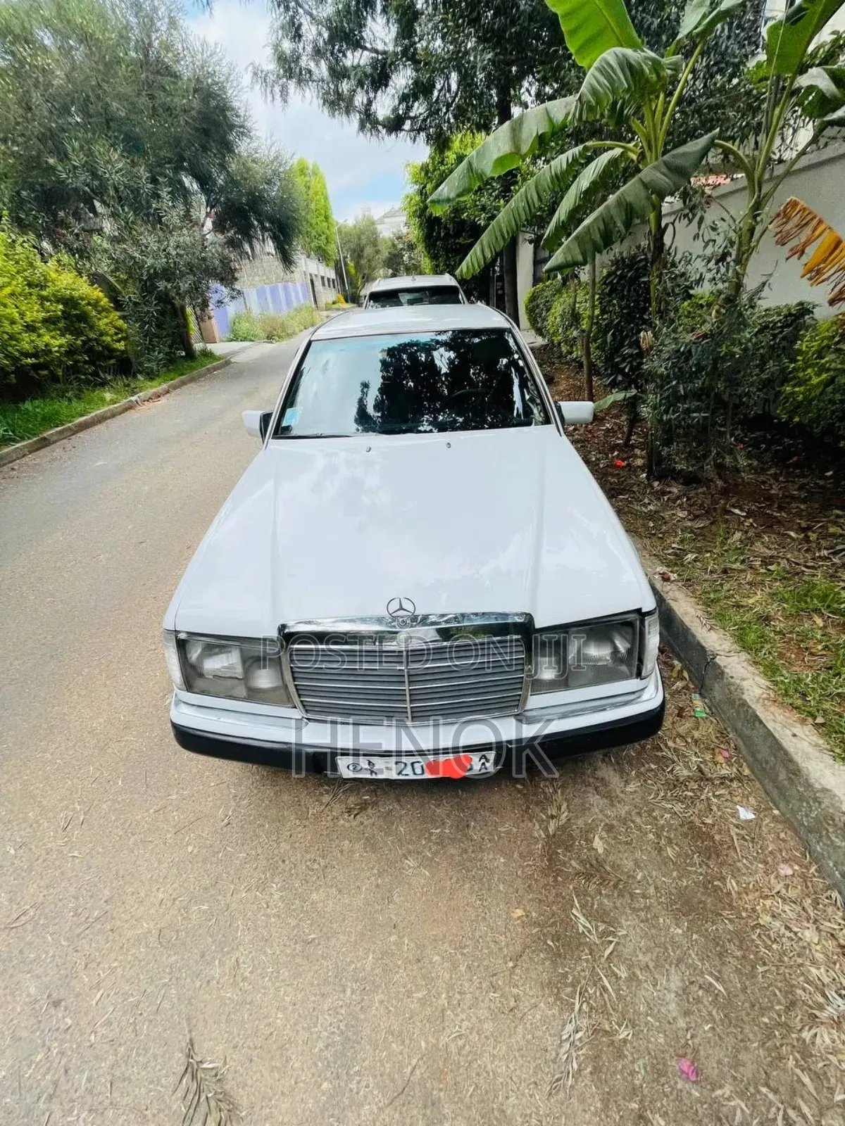 Mercedes-Benz 230E 1990 White