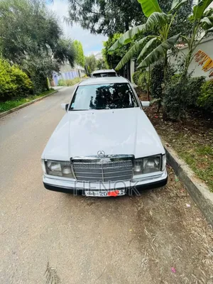 Mercedes-Benz 230E 1990 White