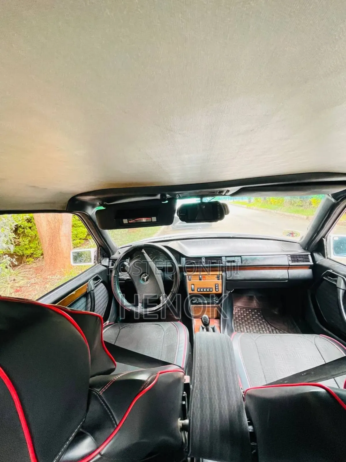 Mercedes-Benz 230E 1990 White