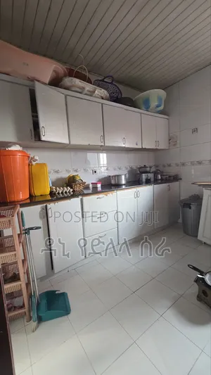 Furnished 3bdrm Apartment in አዲስ አበባ, Bole for sale