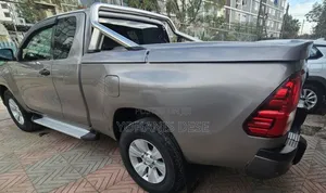 Toyota Hilux 2020 Beige