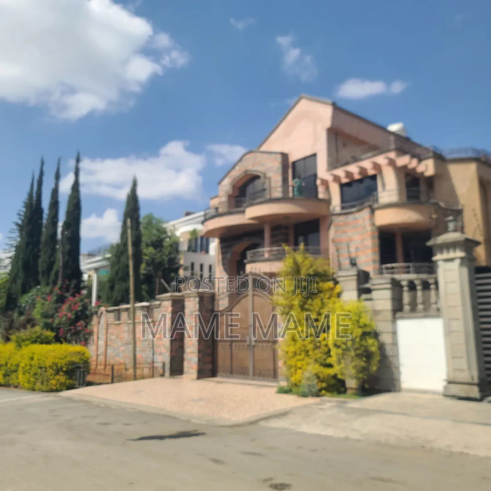 7bdrm House in Addis Abeba, Bole for sale