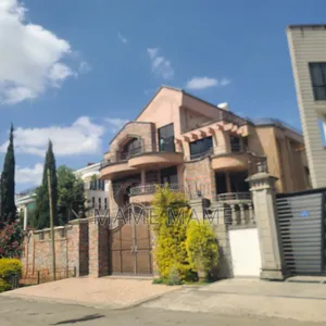 7bdrm House in Addis Abeba, Bole for sale