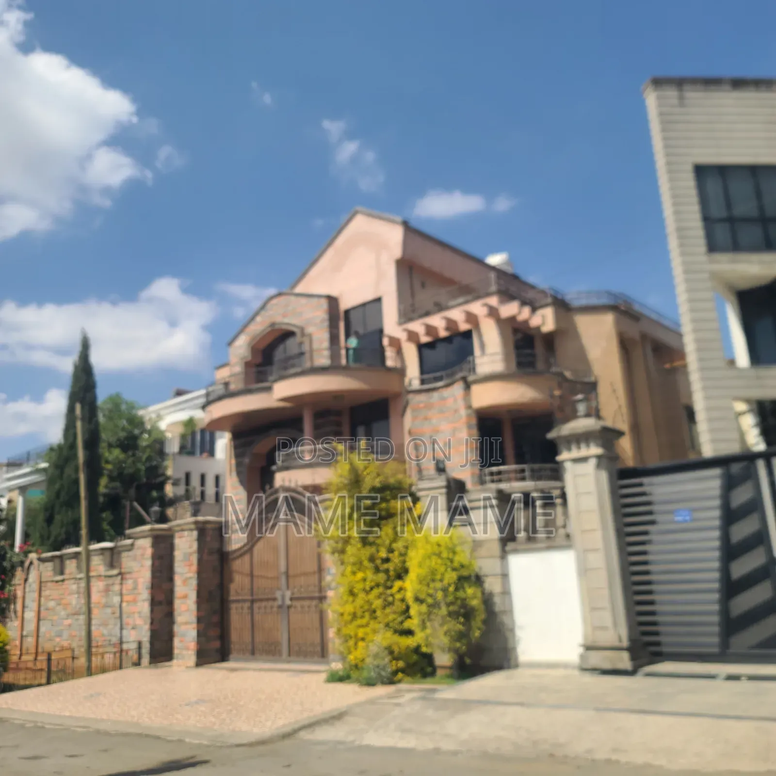 7bdrm House in Addis Abeba, Bole for sale