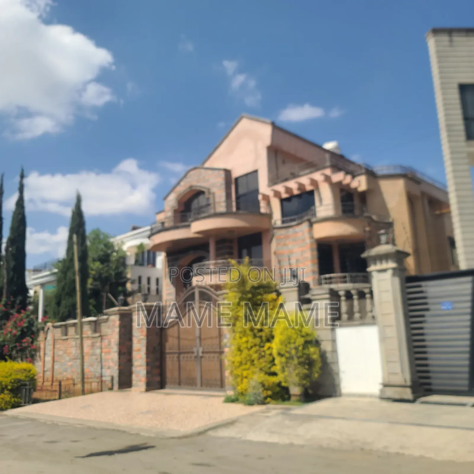 7bdrm House in Addis Abeba, Bole for sale