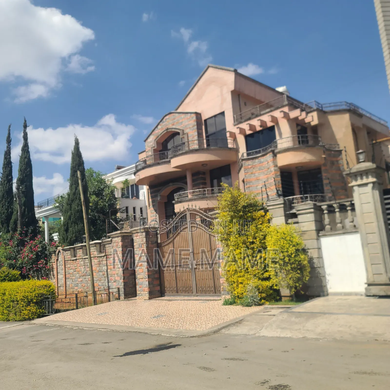 7bdrm House in Addis Abeba, Bole for sale