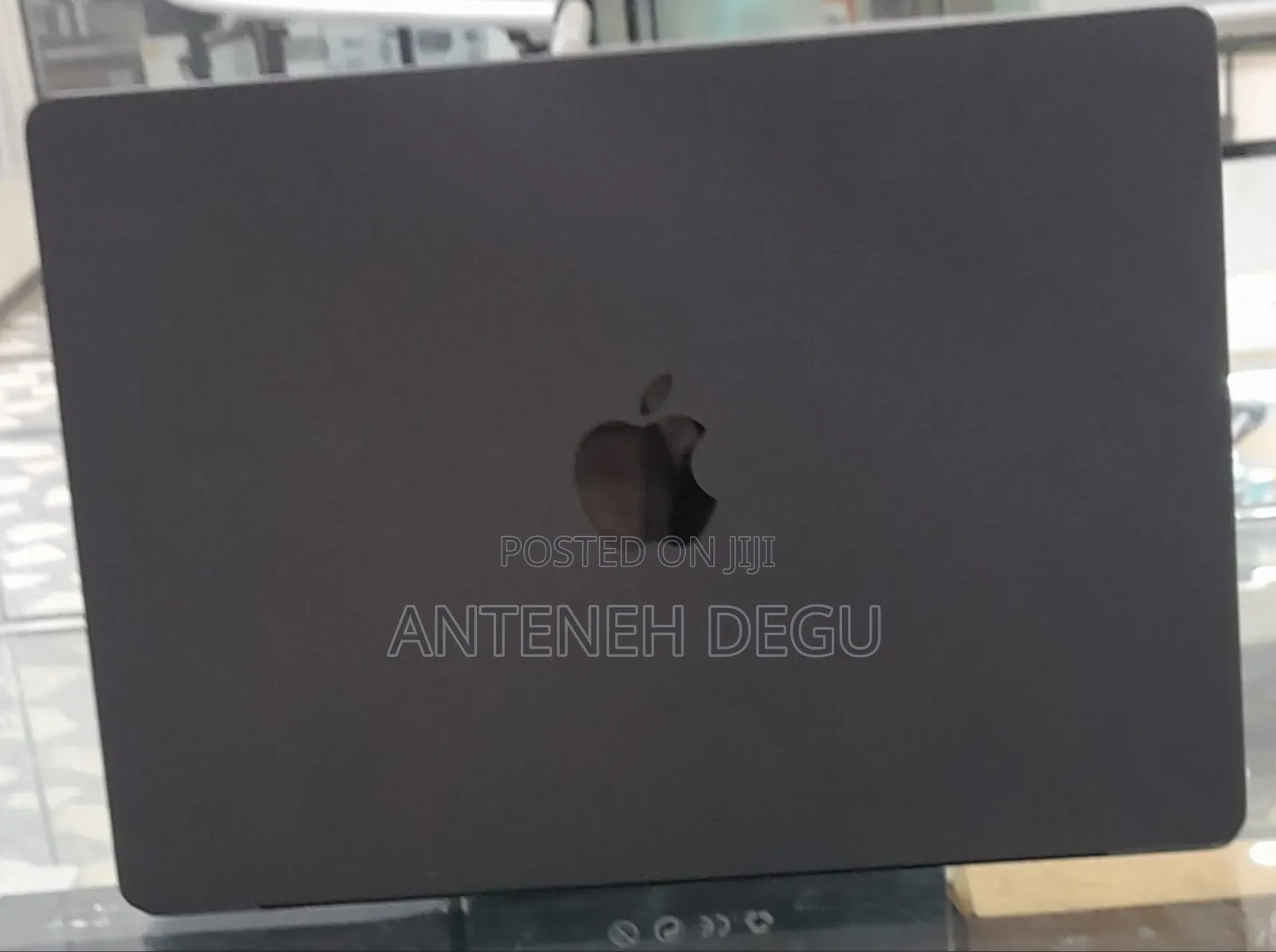 New Laptop Apple MacBook 18GB Apple M3 Pro SSD 1T