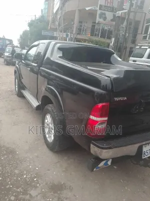 Toyota Hilux 2015 Black