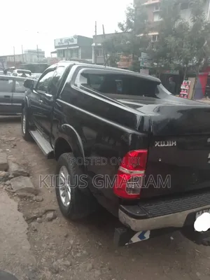 Toyota Hilux 2015 Black