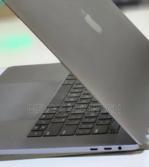 New Laptop Apple MacBook Pro 2017 16GB Intel Core I7 SSD 512GB